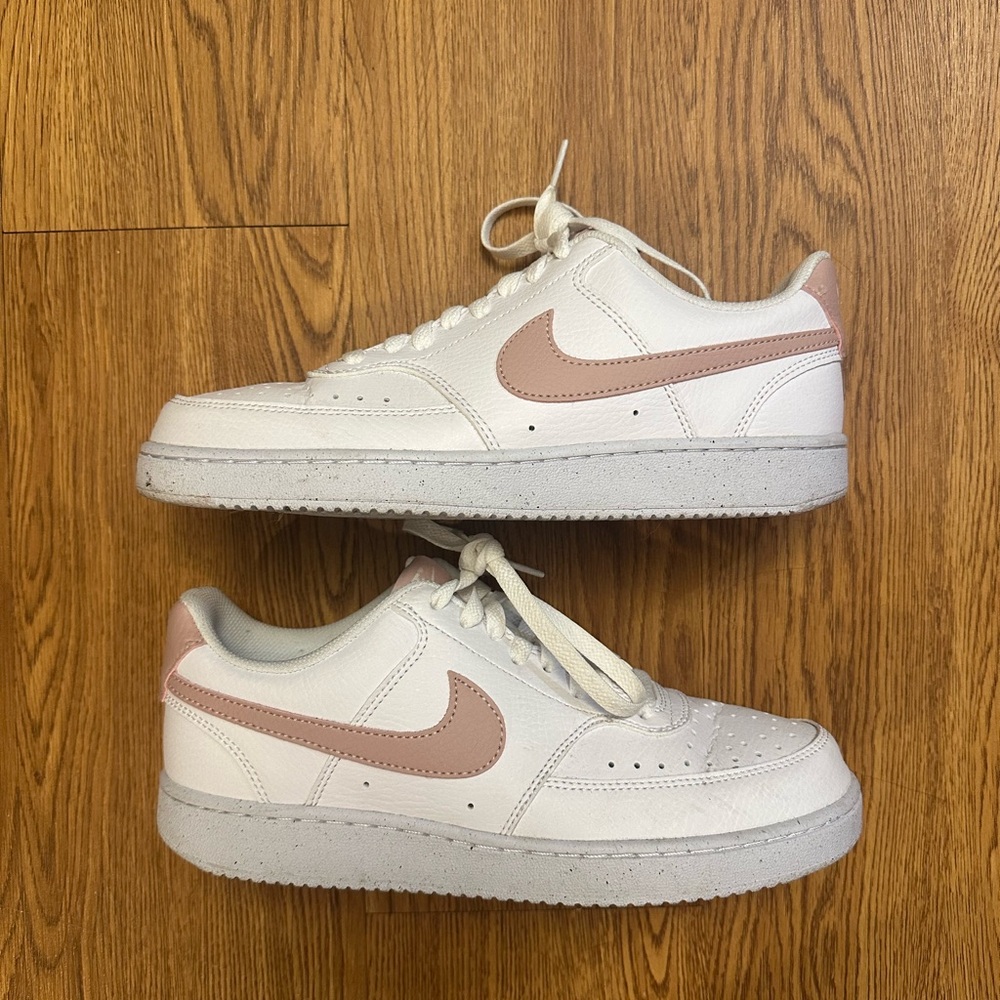 Nike White and Light Pink Sneakers
